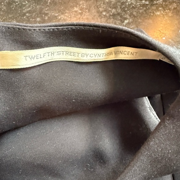 Twelfth Street by Cynthia Vincent SIZE 2 Black Scuba Dress With Geometric Design - Picture 11 of 12